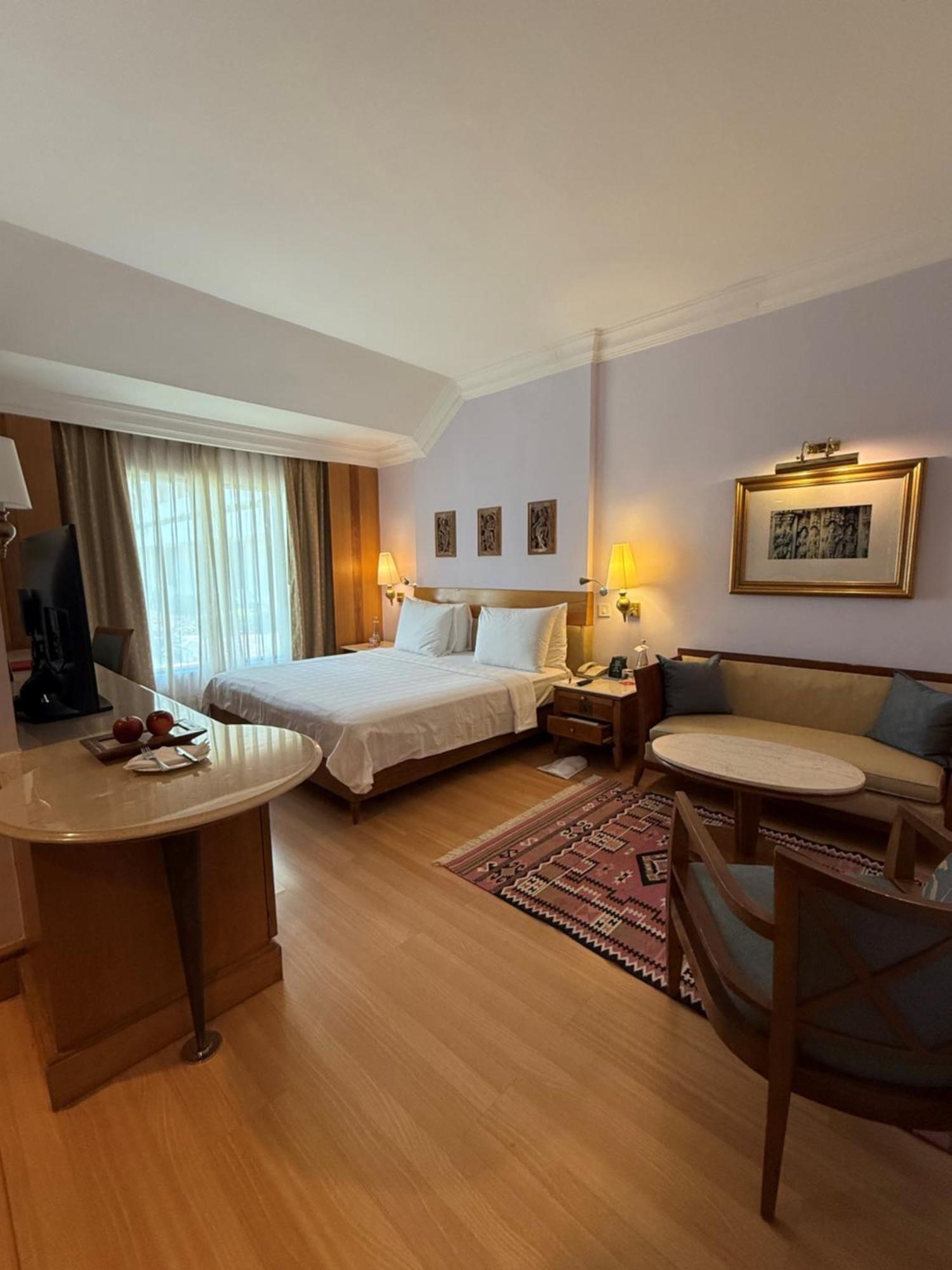 Trident Bhubaneswar Hotel Buitenkant foto